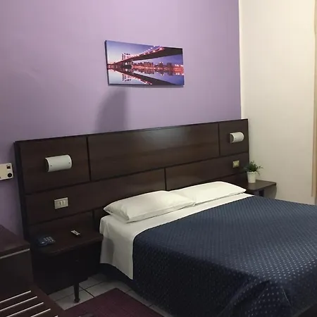 拉佩斯酒店 2* 米兰