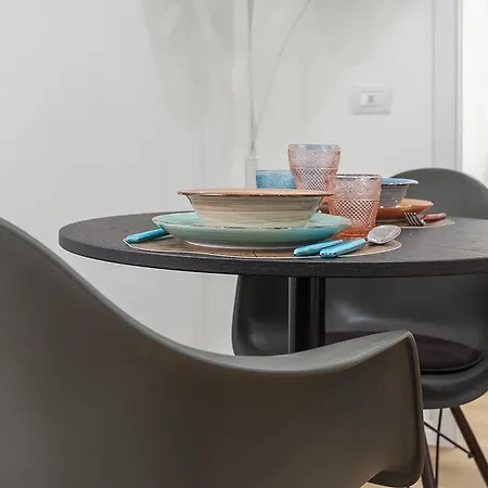 Apartamento Isola Porta Garibaldi Moderno E Bilocale Milán