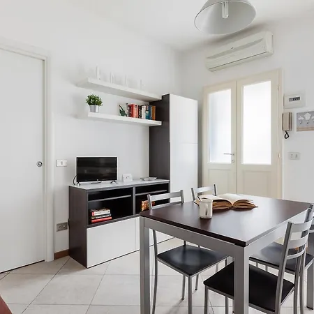 Italianway Easy - Cerano 15 Apartment
