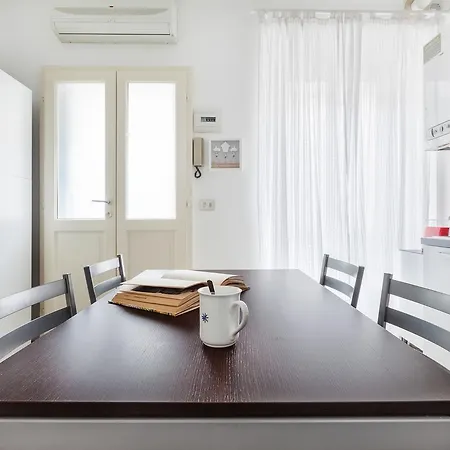 Italianway Easy - Cerano 15 Apartment