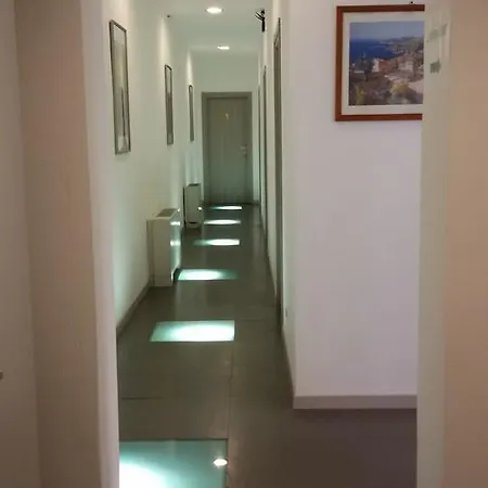 Hotel Lucania *