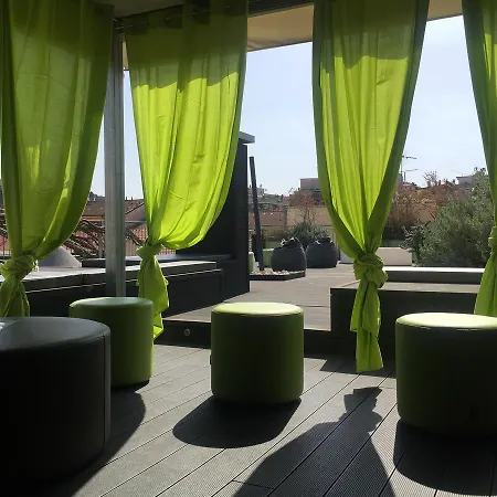 فندق مبيت وإفطار Miloft Guest And Terrace ميلان