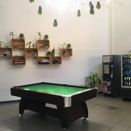 米奥旅舍 *