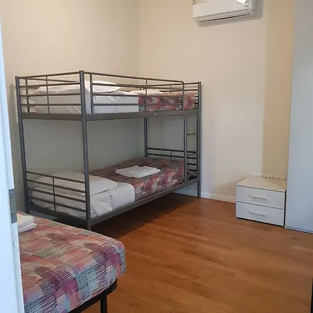 Red Line Division Gæstehus 3*