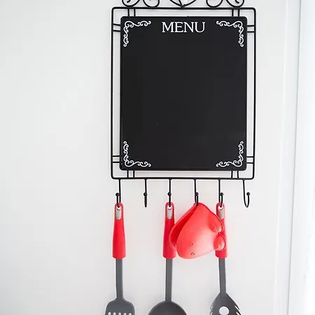 Guesthost - Business Balcony Flat