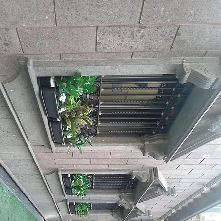 La Del Pino Couette-café Milan