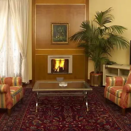 Отель Romana 4*