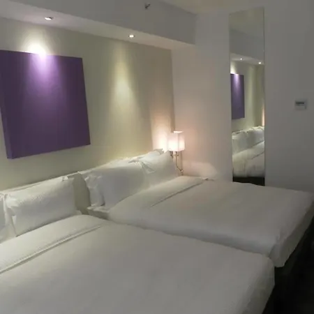 Ih Lorenteggio Hotel