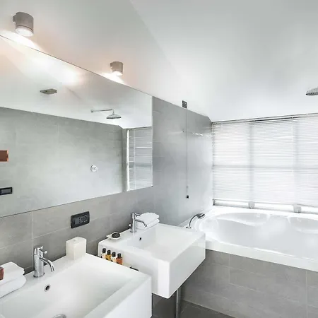 Townhouse 12 4* Milan