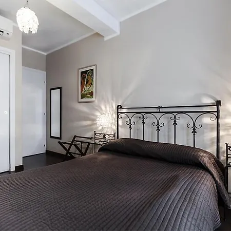 Castaldi House Гостевой дом Милан