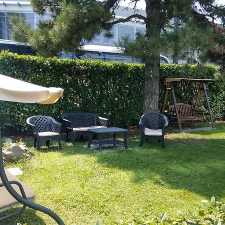 Отель Ginosi Arizona Милан