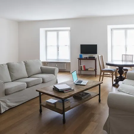 Apartment Brera In San Fermo Milan