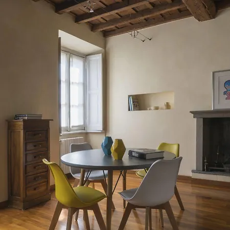 Apartment Brera In San Fermo Milan