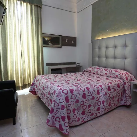 Piola Hotel 2*