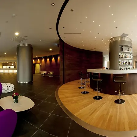 Western The Hub Hotel 4*