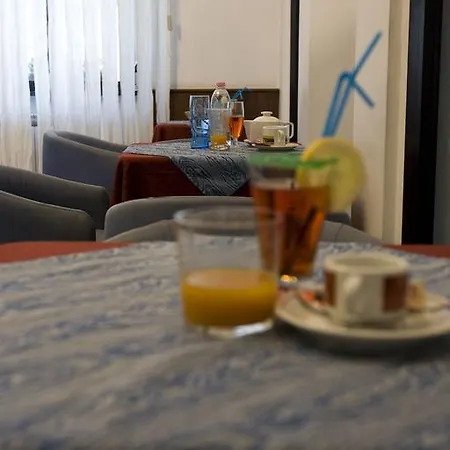 Hotell Catalani E Madrid 2*