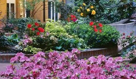 호텔 Jr Bocconi 4*