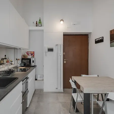 Apartment Amazing Modern Close Bocconi University Milan