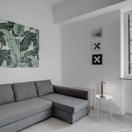 Amazing Modern Close Bocconi University * Milan