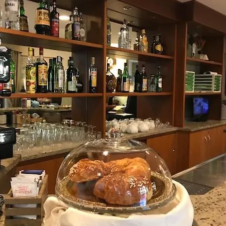 圣西罗菲耶拉酒店 2* 米兰