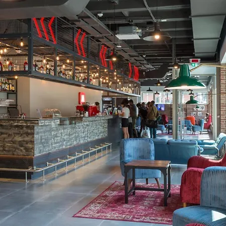 Meininger Lambrate Hostel *