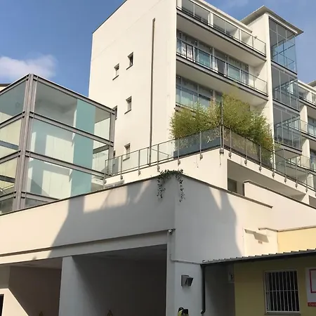 Red Line Division 3* Milaan