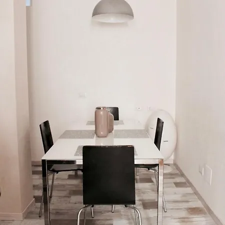 לינה וארוחת בוקר Luxury Porta Romana מילאנו