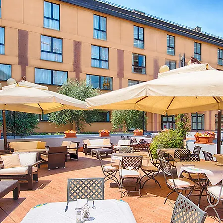 Leonardo Center 4*