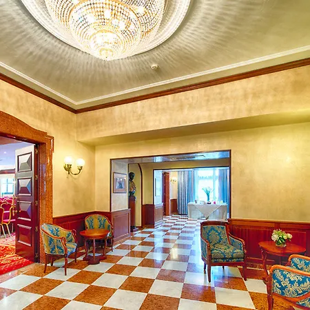 Leonardo Center Hotel 4*