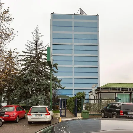 Отель Ginosi Arizona Милан