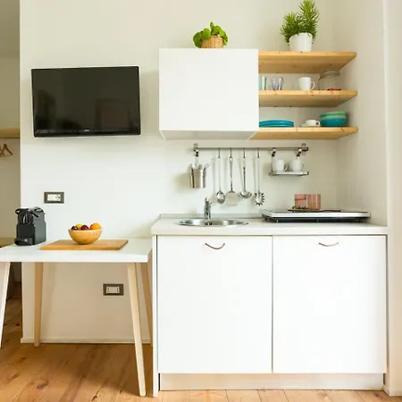 Duomo Views, Light, Jungle-inspired With Terrace Apartament