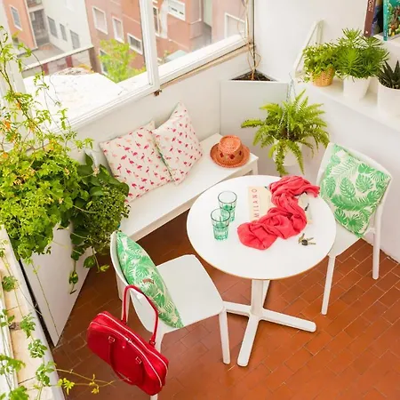 Duomo Views, Light, Jungle-inspired With Terrace * 밀라노