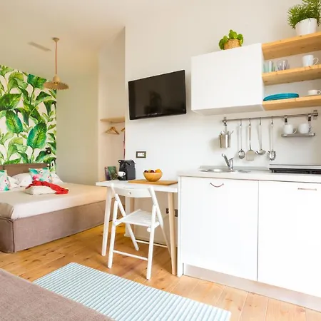 Duomo Views, Light, Jungle-inspired With Terrace Mediolan