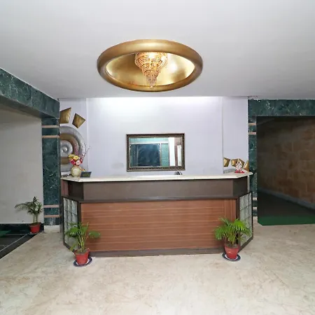 מלון Landmark Plaza 3*