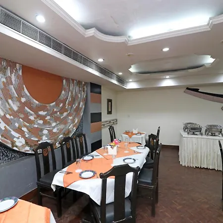 מלון Landmark Plaza