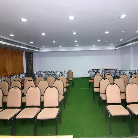 מלון Landmark Plaza