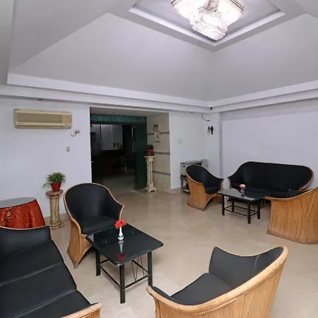 Landmark Plaza מלון 3*