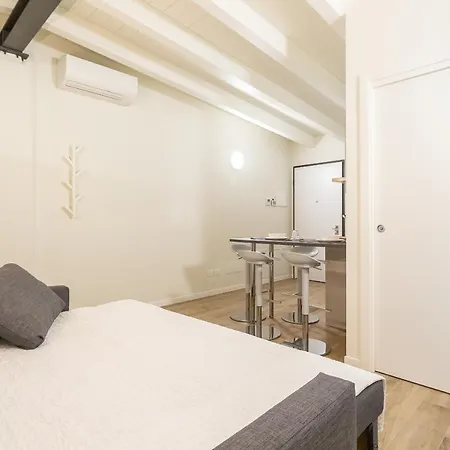 Alessia's Building- Affori Fn