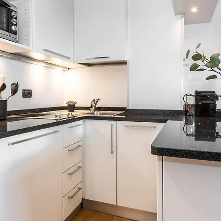 Altido Lovely Mansard Appartement