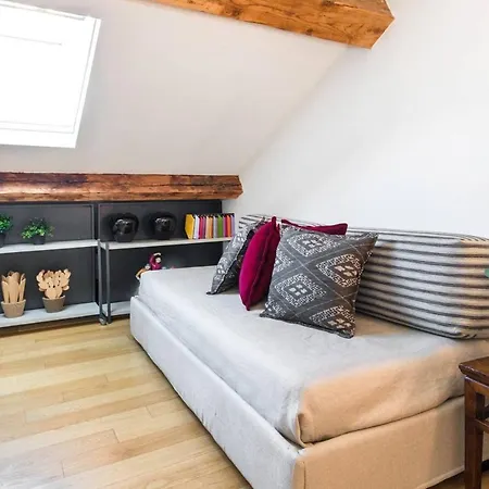 Appartement Altido Lovely Mansard