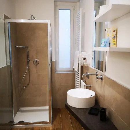 2 Navigli לינה וארוחת בוקר 4*