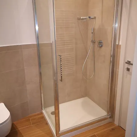 2 Navigli לינה וארוחת בוקר 4*