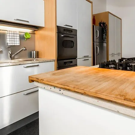 Апартаменты Hintown Ny Loft