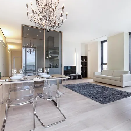 Stylish Elegant In Torre Solaria With Exclusive Milan's View *