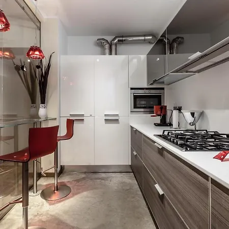 Stylish In Fashion District - Corso Venezia *