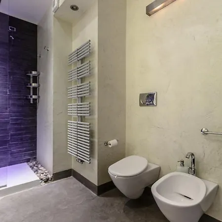 Stylish In Fashion District - Corso Venezia *