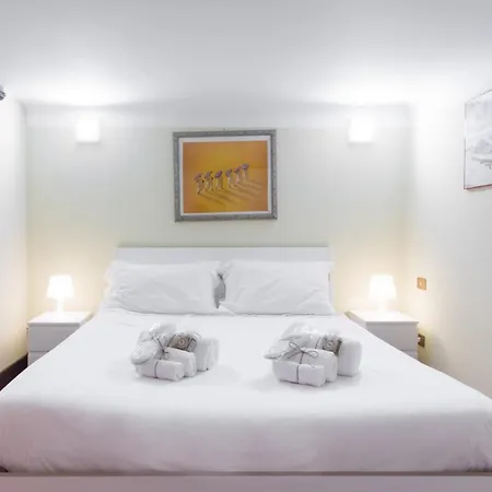 Loft In Navigli District With Jacuzzi & Sauna - Papiniano Apartman Milánó