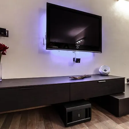 Stylish In Fashion District - Corso Venezia *