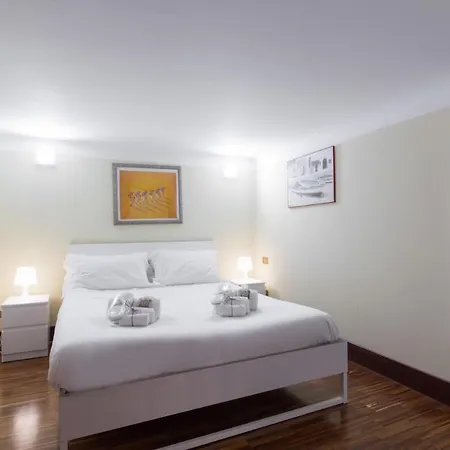 Loft In Navigli District With Jacuzzi & Sauna - Papiniano Apartman