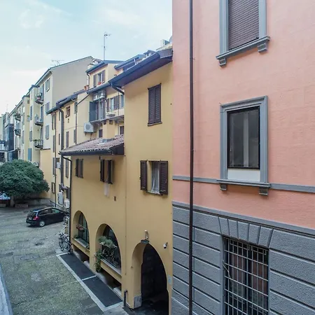 Living - Via Brera 23 Milan